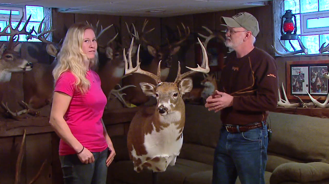 Muzzy Moment: Piebald Whitetail with a History